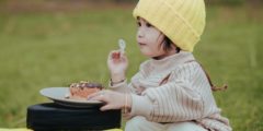 كيف يتعلم الرُضع والأطفال الصغار تناول الطعام