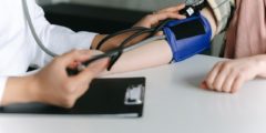 ارتفاع ضغط الدم: الأعراض، الأسباب والعلاج